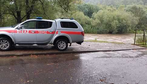 50 interwencji strażaków w powiecie ząbkowickim. Zalania i spiętrzona Nysa Kłodzka