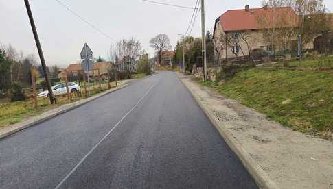 [FOTO] Z Grodziszcza do Jemnej nową drogą – zakończono ważny remont