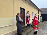 [FOTO] Małe cuda w gminie Stoszowice: Święty Mikołaj odwiedził najmłodszych mieszkańców