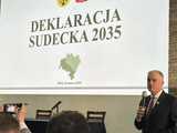 [FOTO] Samorządowcy z naszego powiatu podpisali Deklarację Sudecką 2035. Przedstawiamy główne założenia!