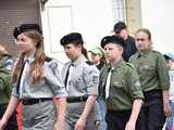 [FOTO] Gminne obchody święta Konstytucji 3 maja w Budzowie. Wójt gminy złożyła kwiaty pod pomnikiem poległym za Ojczyznę 