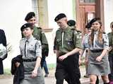 [FOTO] Gminne obchody święta Konstytucji 3 maja w Budzowie. Wójt gminy złożyła kwiaty pod pomnikiem poległym za Ojczyznę 