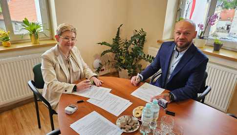 [FOTO] Szkoła w Bardzie zyska nowe wyposażenie po powodzi