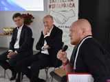 [WIDEO, FOTO] Z czym muszą mierzyć się młodzi ludzie? Zamiast mówić o problemach, postawmy wyzwania. O tym, jak wspierać młodych lokalnie