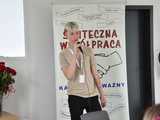 [WIDEO, FOTO] Z czym muszą mierzyć się młodzi ludzie? Zamiast mówić o problemach, postawmy wyzwania. O tym, jak wspierać młodych lokalnie