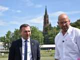 [FOTO] Nowa era sportu w Kamieńcu Ząbkowickim? Minister Sportu sprzedał burmistrzowi kilka ciekawych pomysłów 